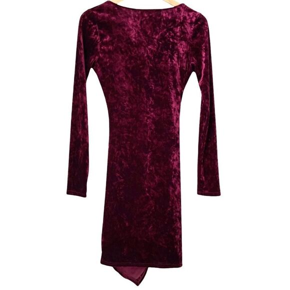 Fab'rik Burgundy Red Velvet V-Neck Long Sleeve Mini Dress in Size Small - Picture 5 of 10